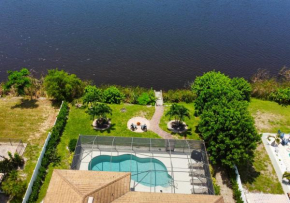 Lakefront Home Close to Bonita Springs Beaches